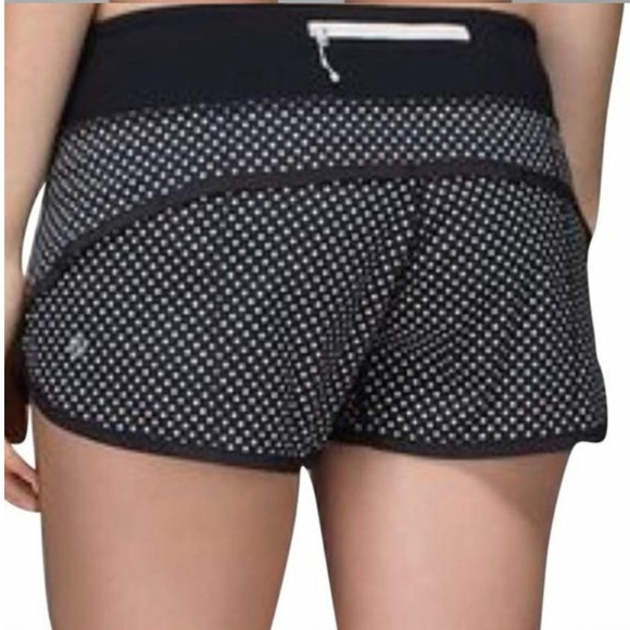Lululemon Black Polka Dot Speed Up Shorts 2.5” - Picture 1 of 11